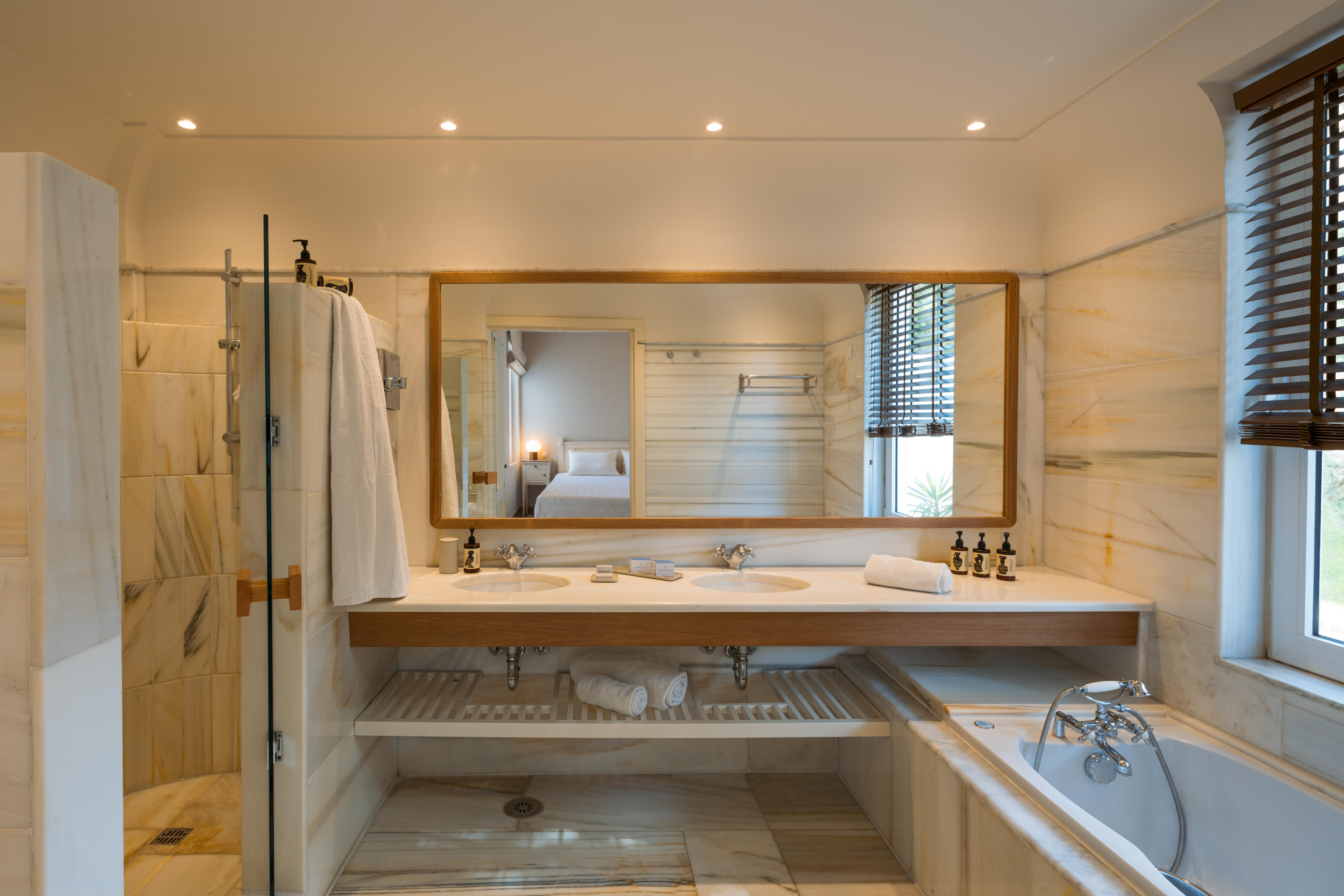 1BD Deluxe Senior Suites (approx. 60-75 sqm)