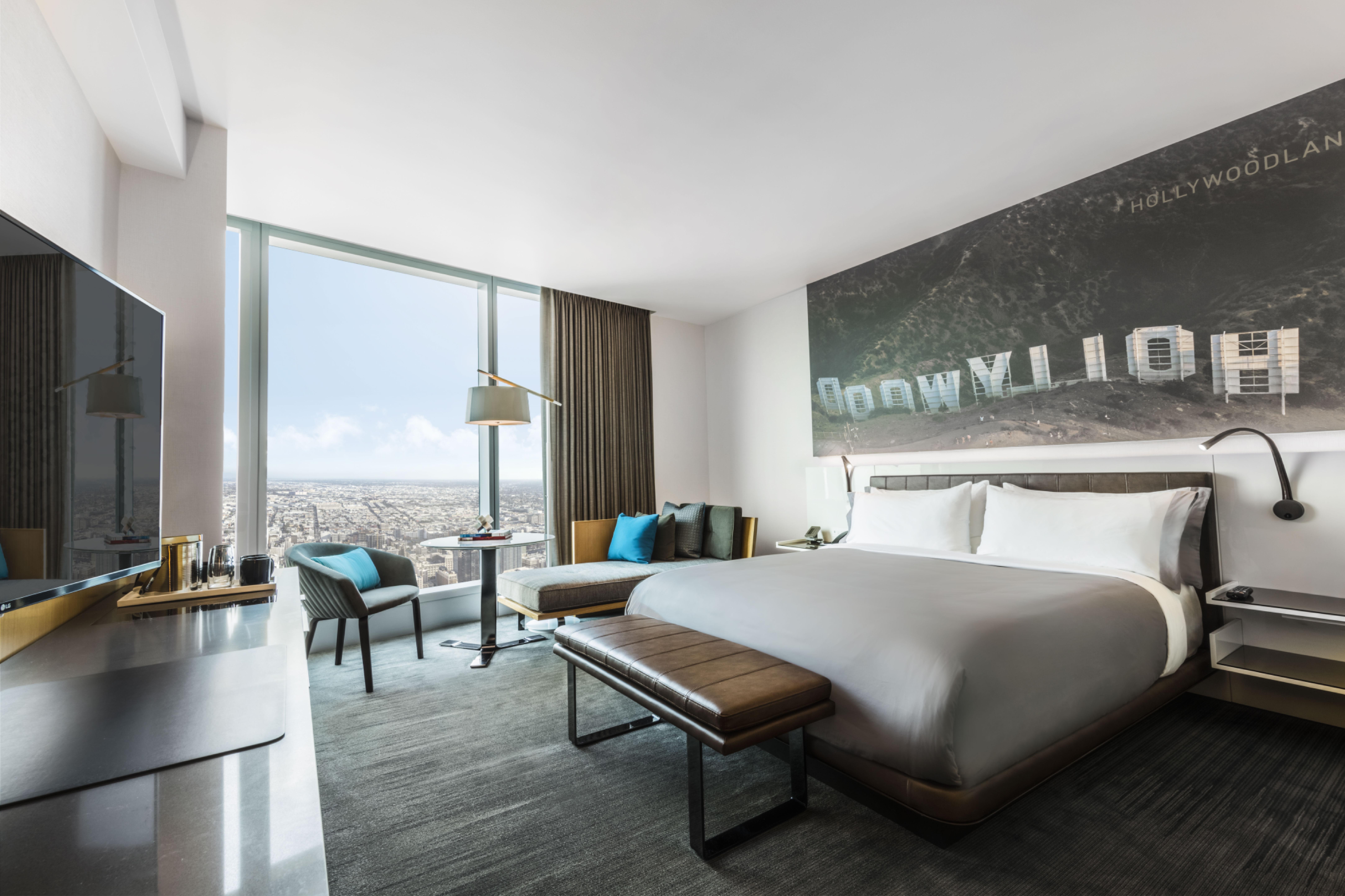 1 King Bed Classic