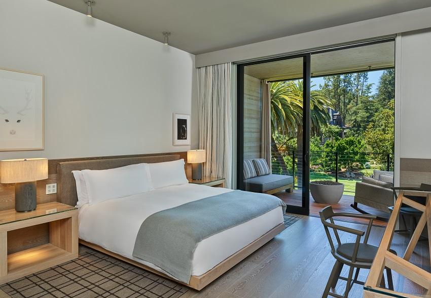 Streamside Balcony Deluxe King