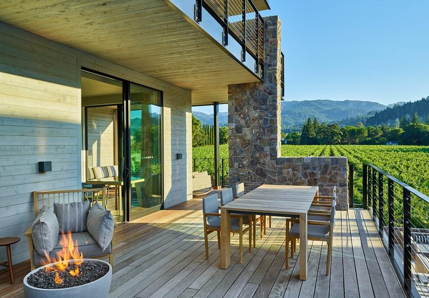 Vineyard King Pool View Balcony