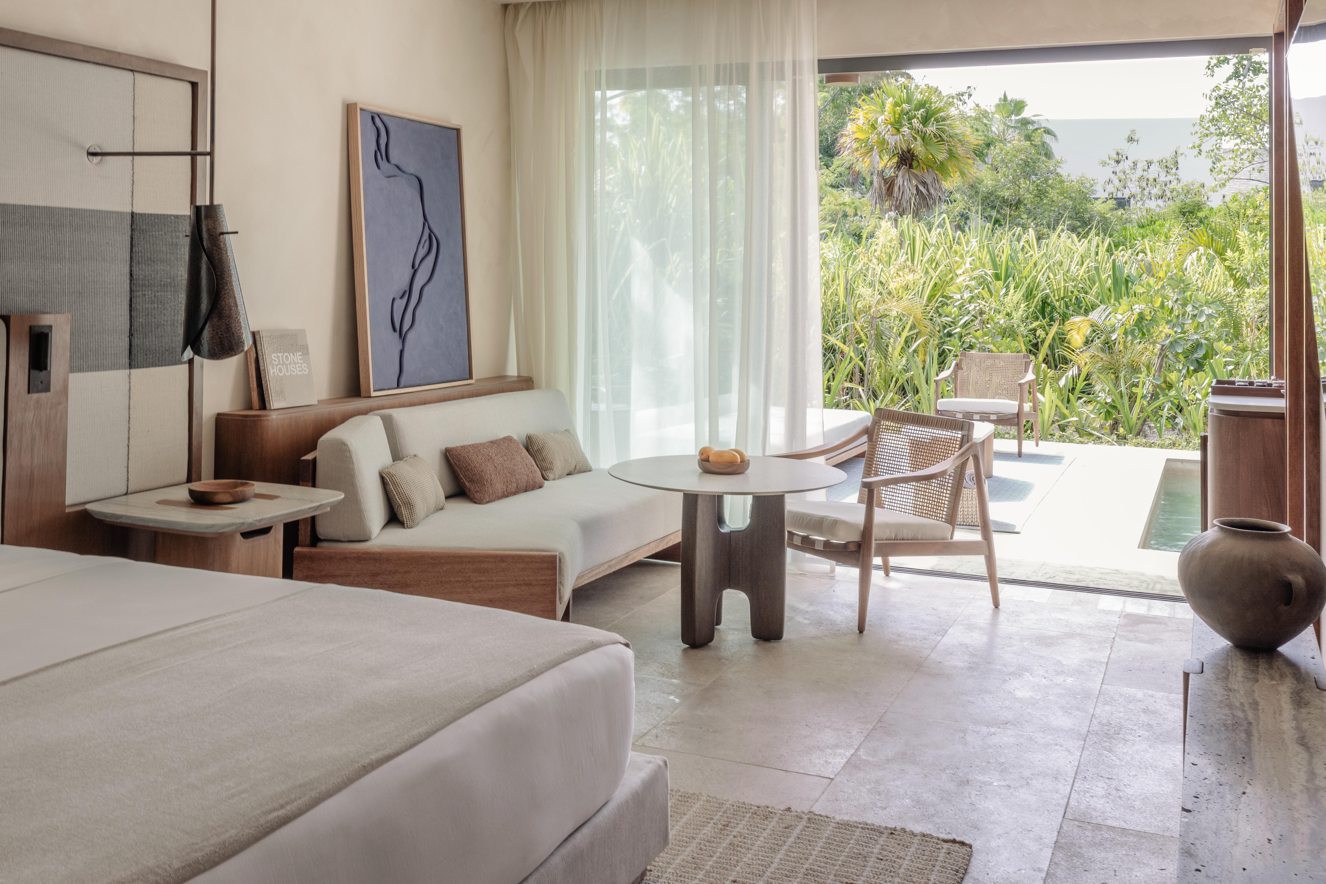 1 King Bed Beach Area