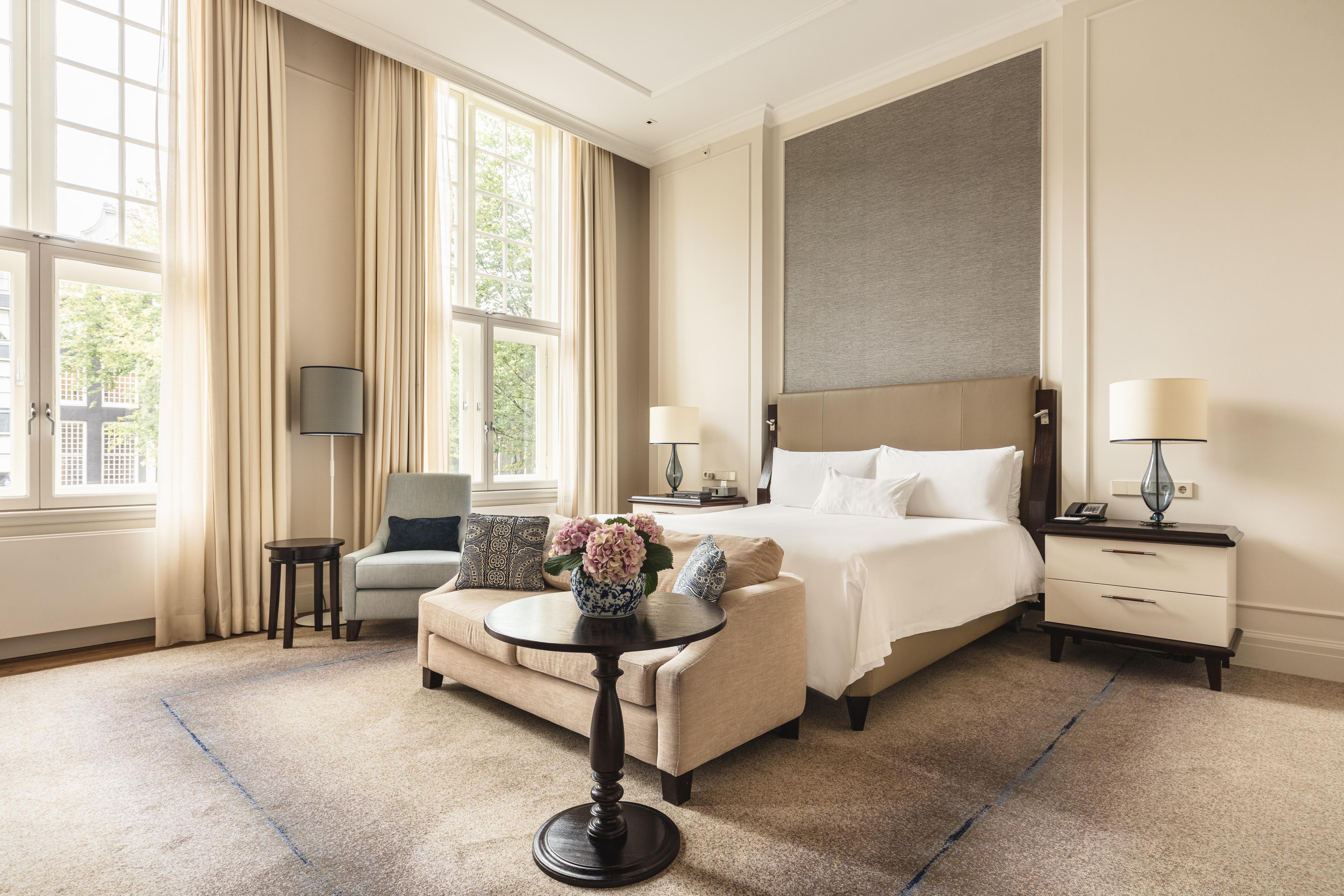 King Junior Suite with Canal View