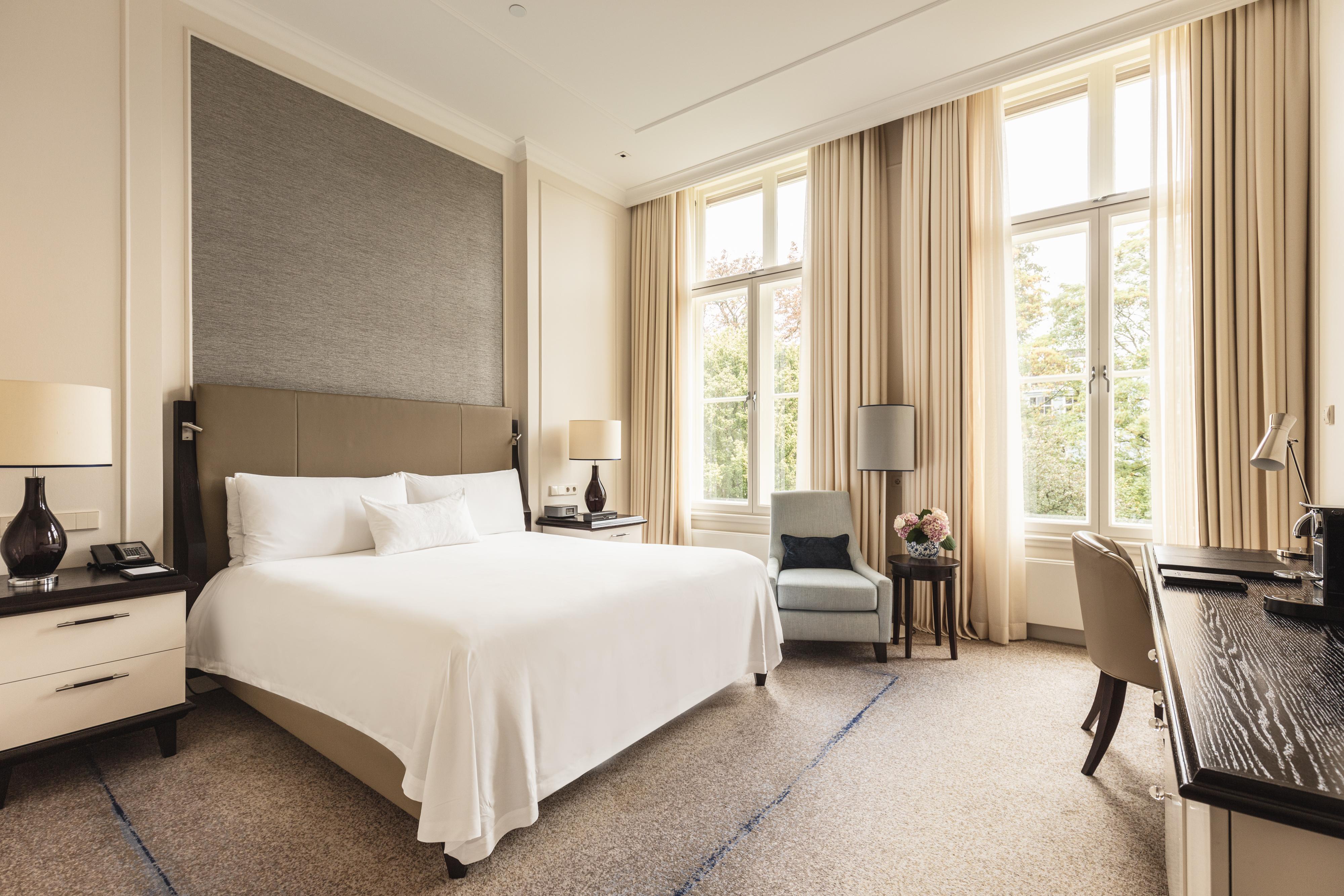 King Grand Premier Room