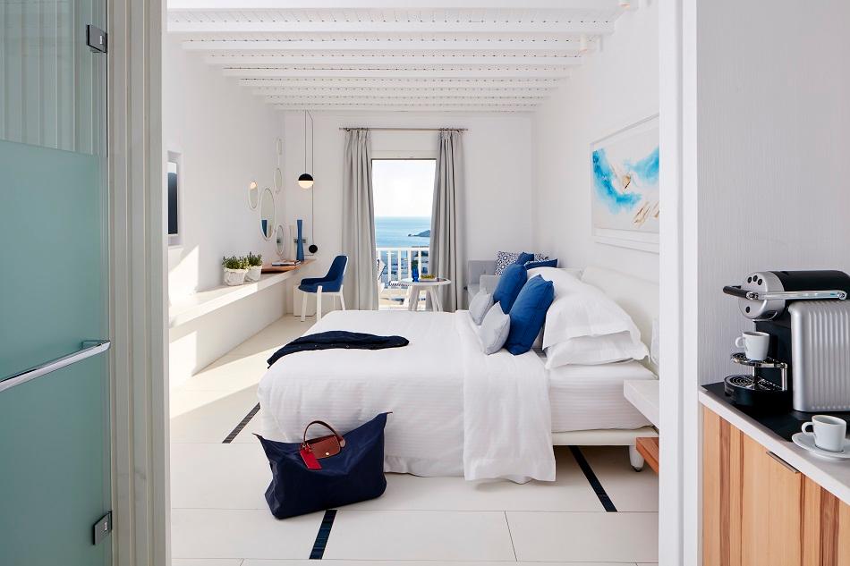 White Bliss Room