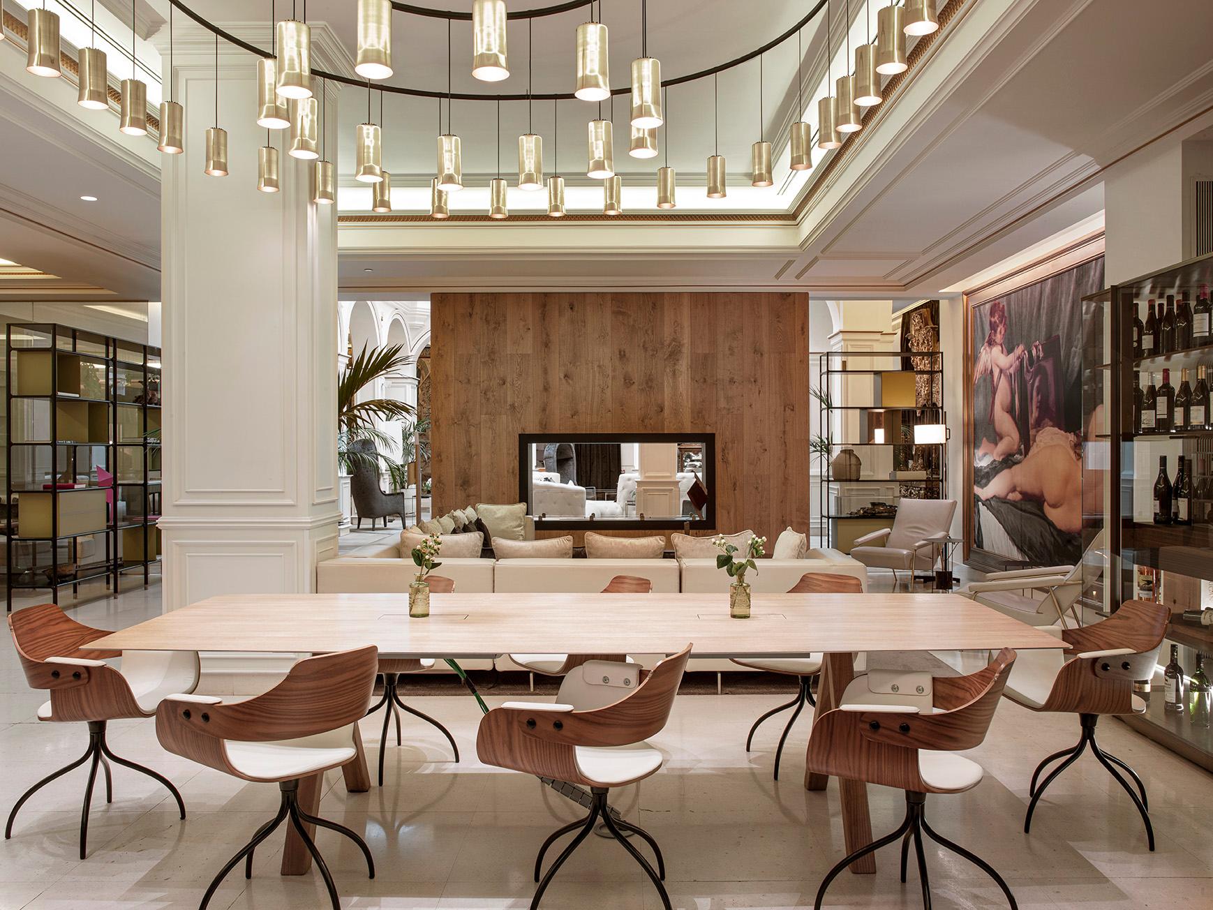 Palacio de los Duques, a Gran Meliá Hotel, Spain — Palacio de los Duques, a Gran Meliá Hotel - Coroa Lounge