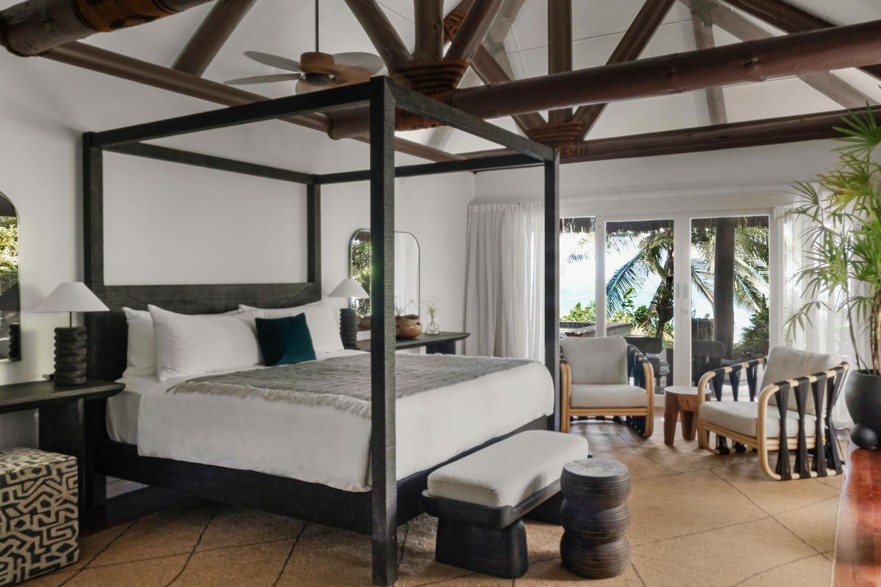 Beachfront Spa Suite