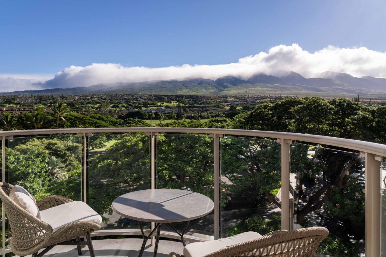 Kūkahi - Premium Resort View, Guest room