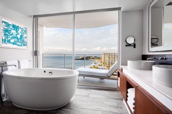 Hōkūpaʻa - Premier Suite, 1 Bedroom, 1 King, Sofa bed, Ocean view, The Lanai access